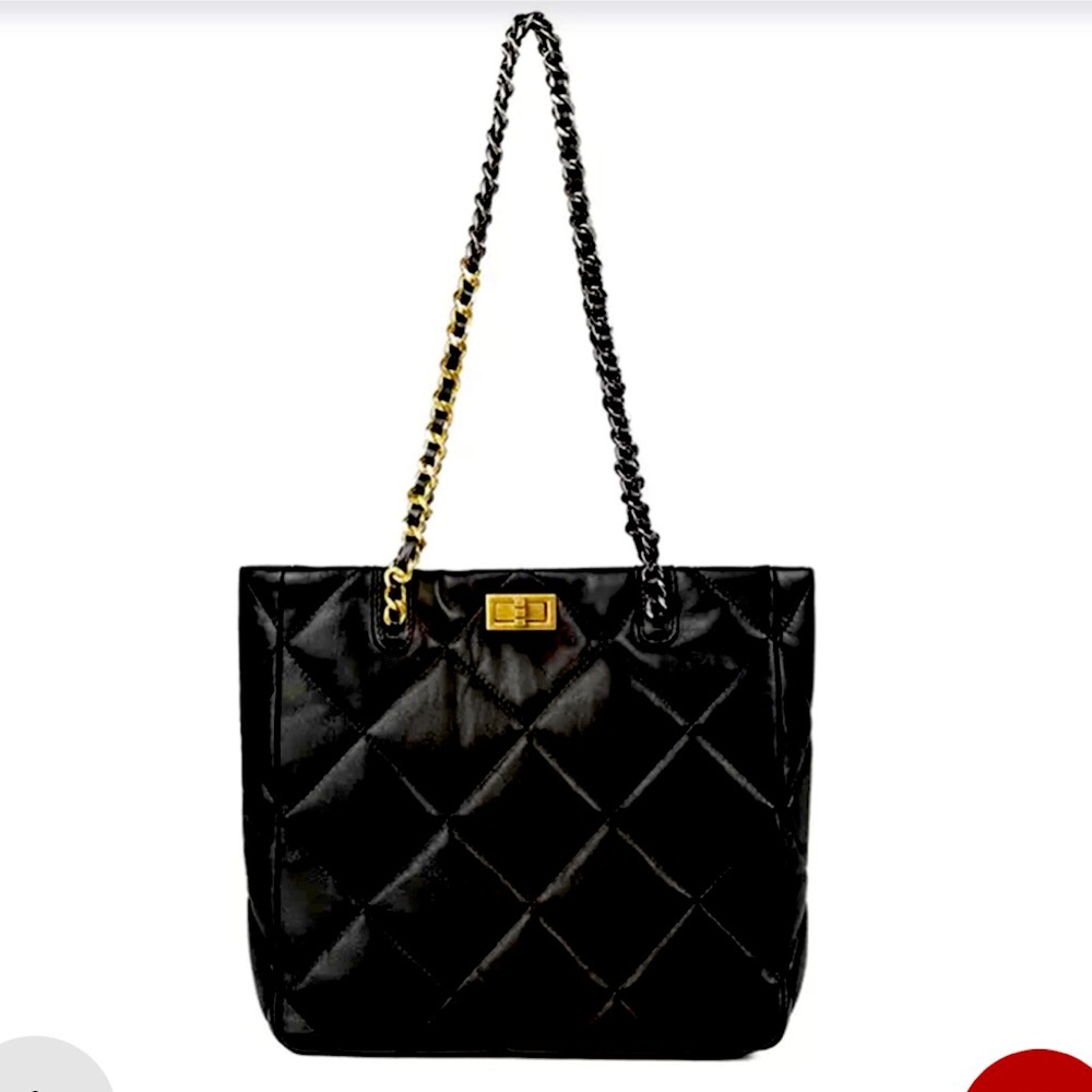 Quilted shoulder bag